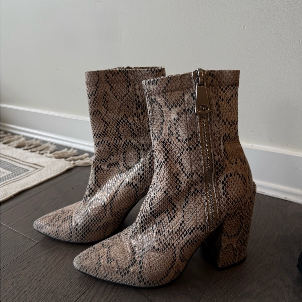 Snake-Print Pointed Toe Ankle Boots
